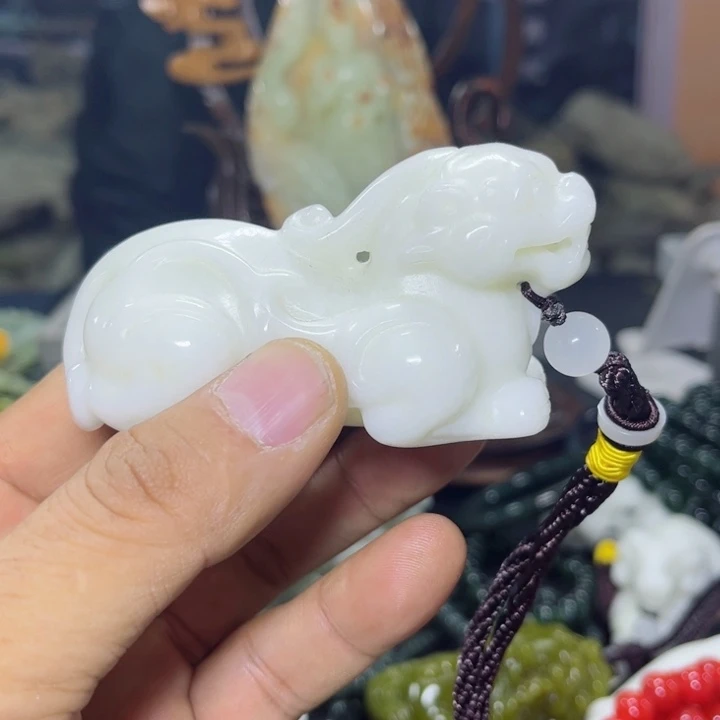 蛇纹石玉手把件未镶嵌