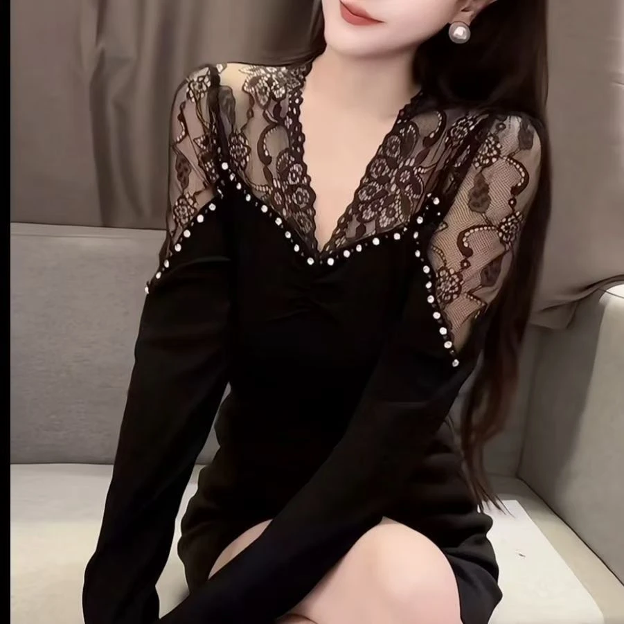 气质修身领小衫洋水钻法式感女春气时尚显瘦衫拼接打底V高级蕾丝