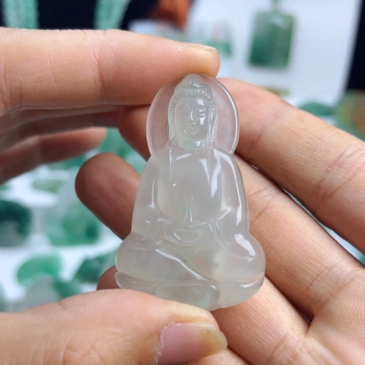 颈饰未镶嵌石英质玉