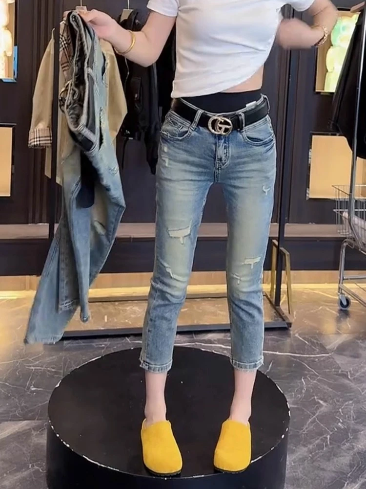 大码女装高腰显瘦直筒破洞牛仔裤秋季新款百搭复古修身九分烟管裤