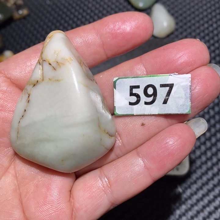 王***皮和田玉未镶嵌挂件