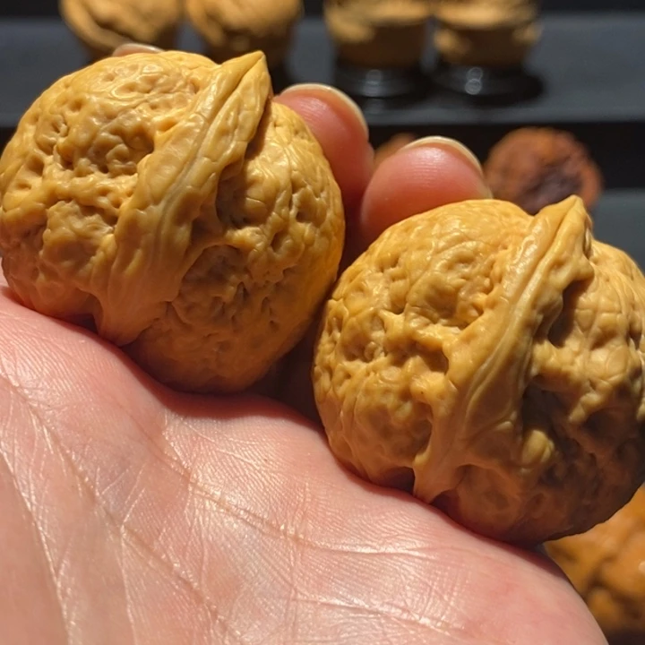 文玩核桃把件39尺粗筋元宝