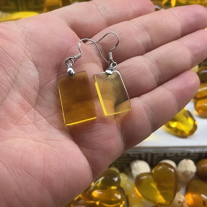 琥珀未镶嵌裸石耳钩