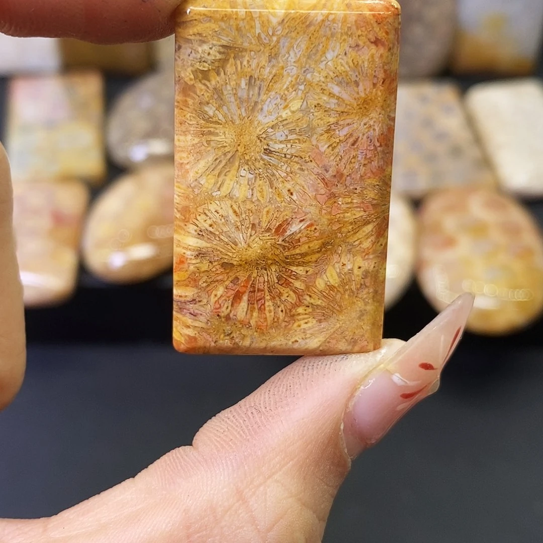 硅化玉颈饰合金荧*绿