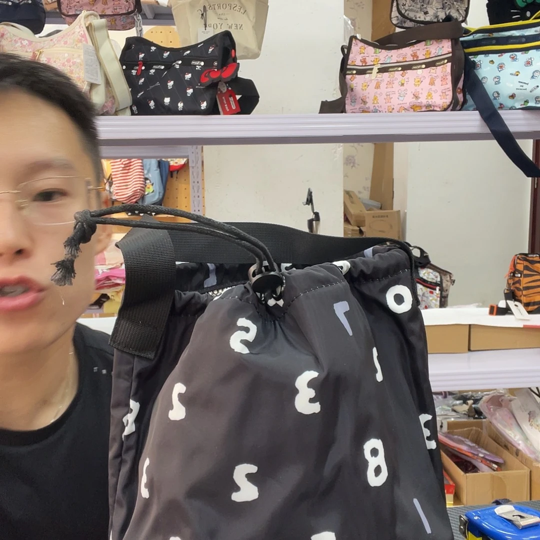 PU化妆包等产品和