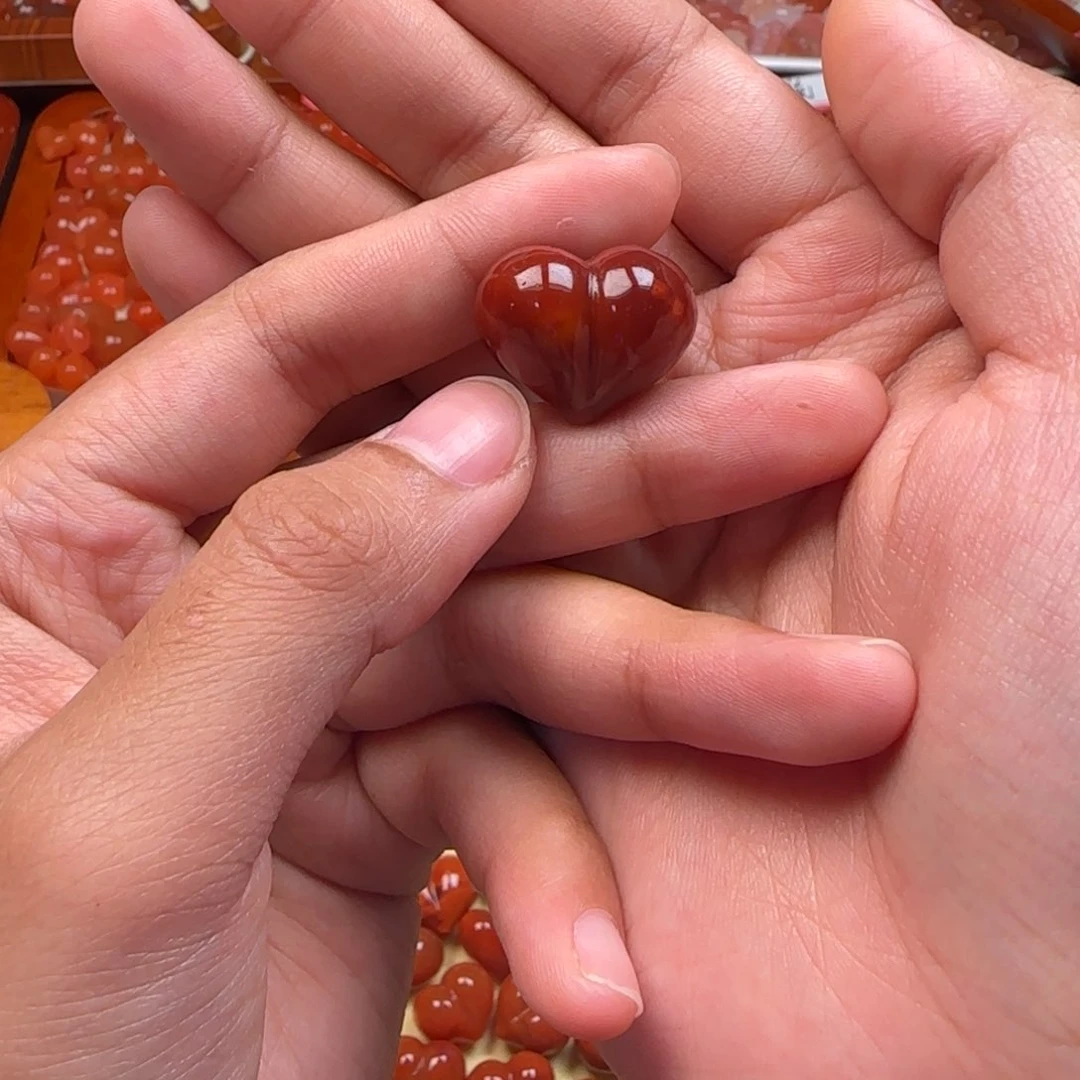 听***好南红玛瑙未镶嵌挂件