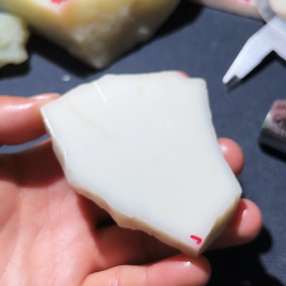 和田玉未镶嵌珠宝奇石