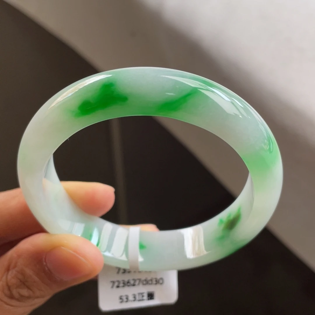翡翠未镶嵌手镯白底飘翠手镯【强推】