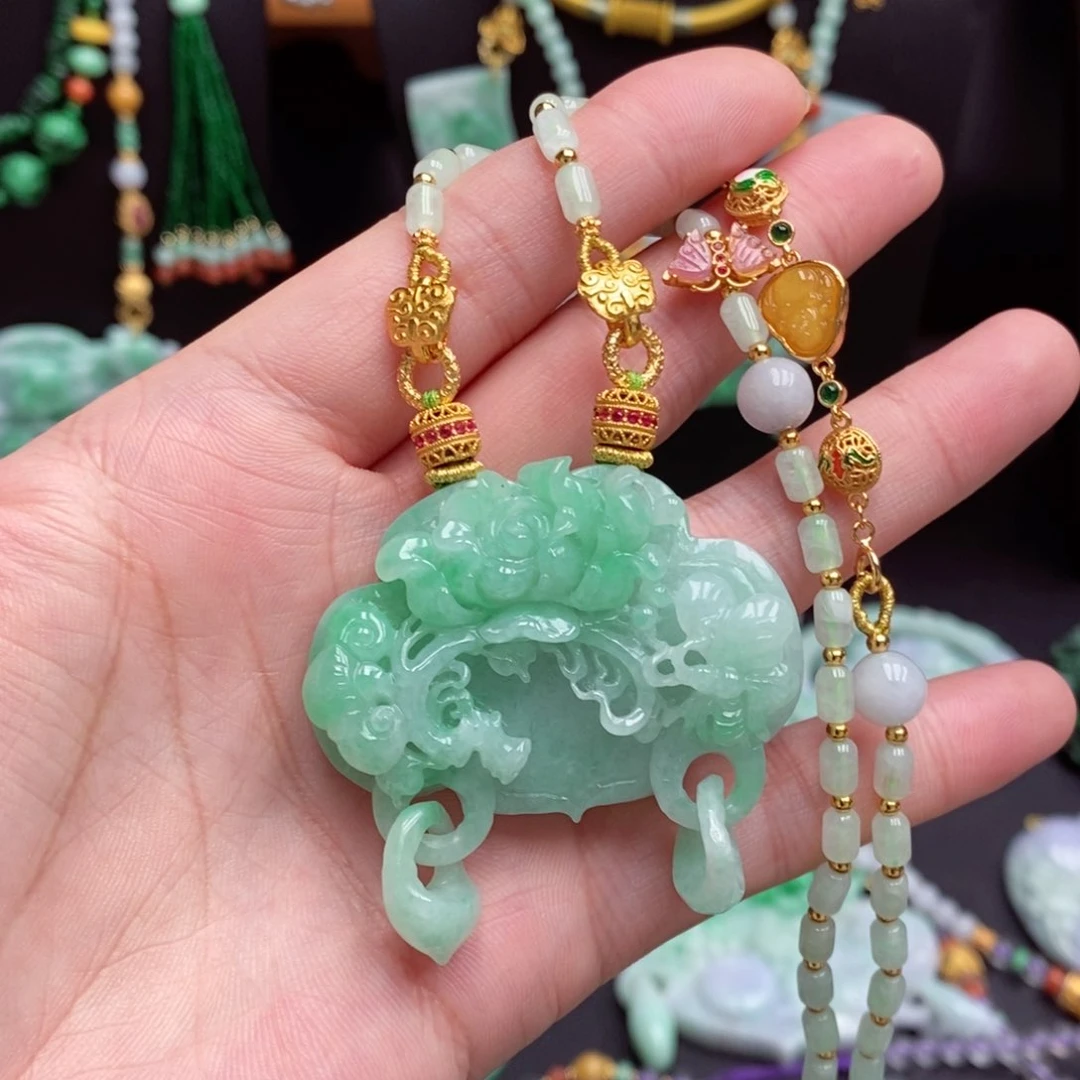 翡翠未镶嵌颈饰翡翠吊坠