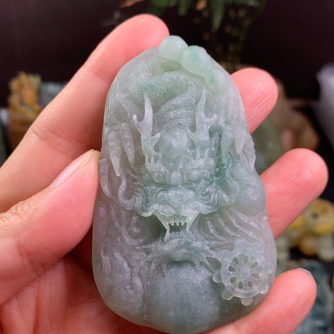 定制翡翠未镶嵌龙