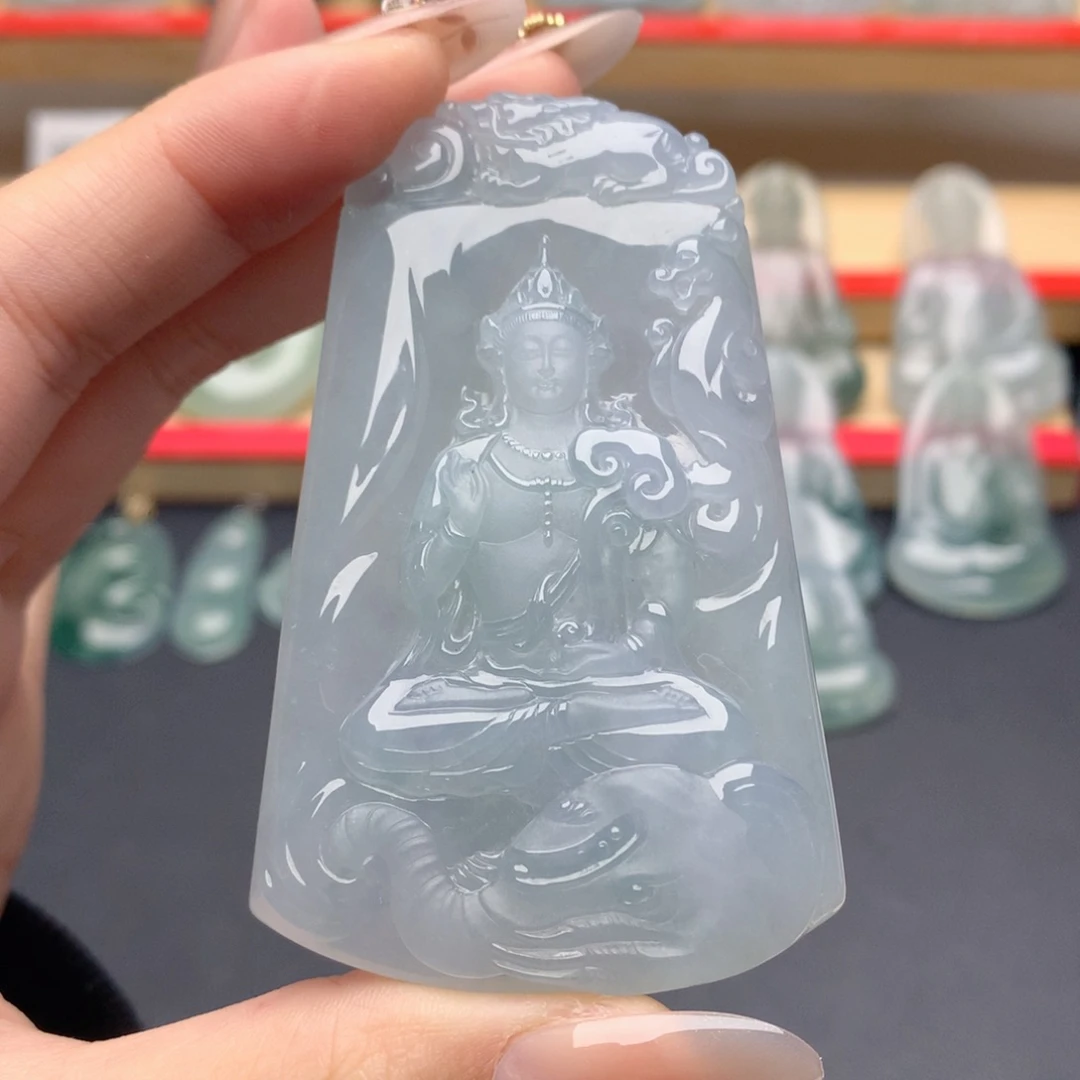 翡翠未镶嵌颈饰普贤菩萨