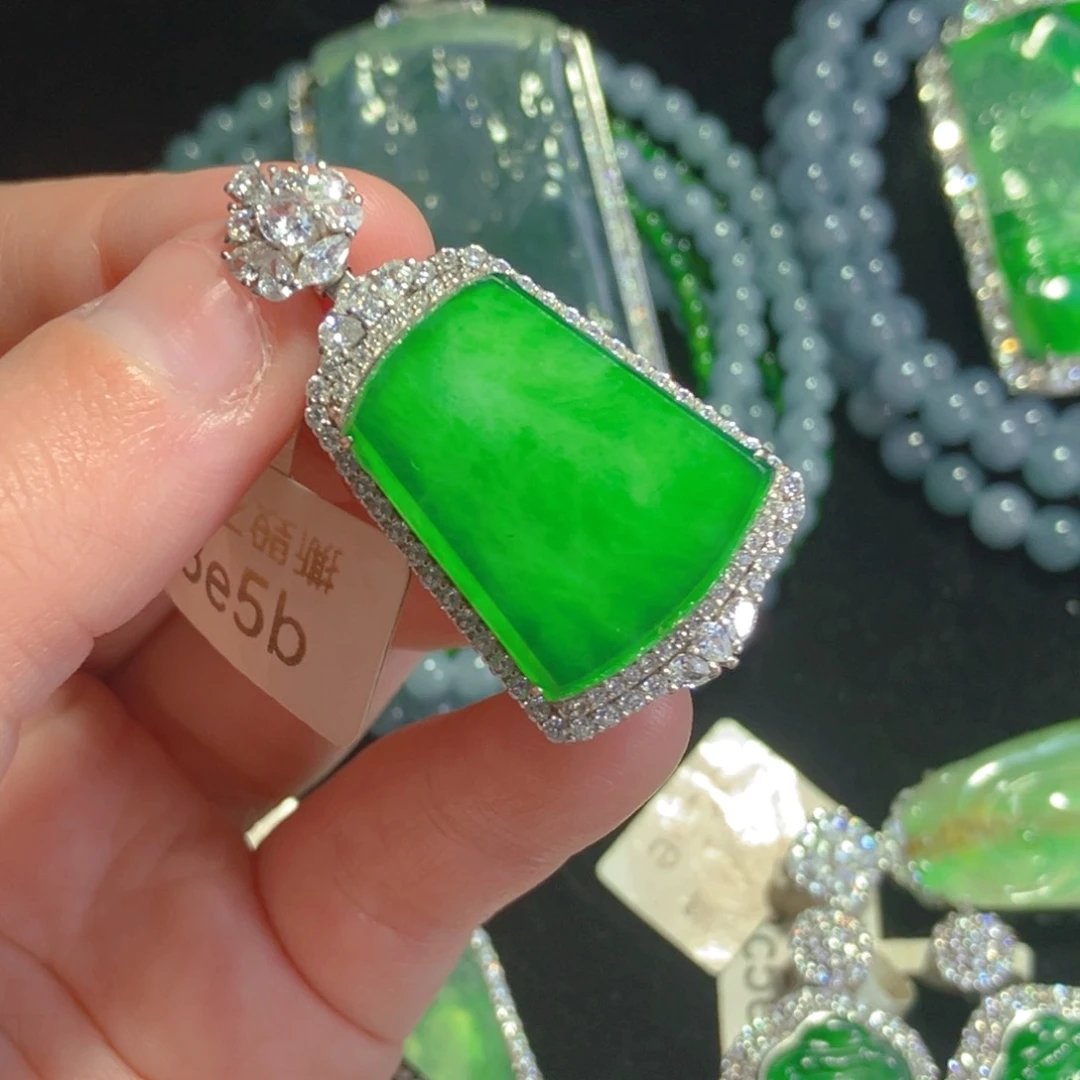 颈饰银S925镶嵌翡翠无事牌