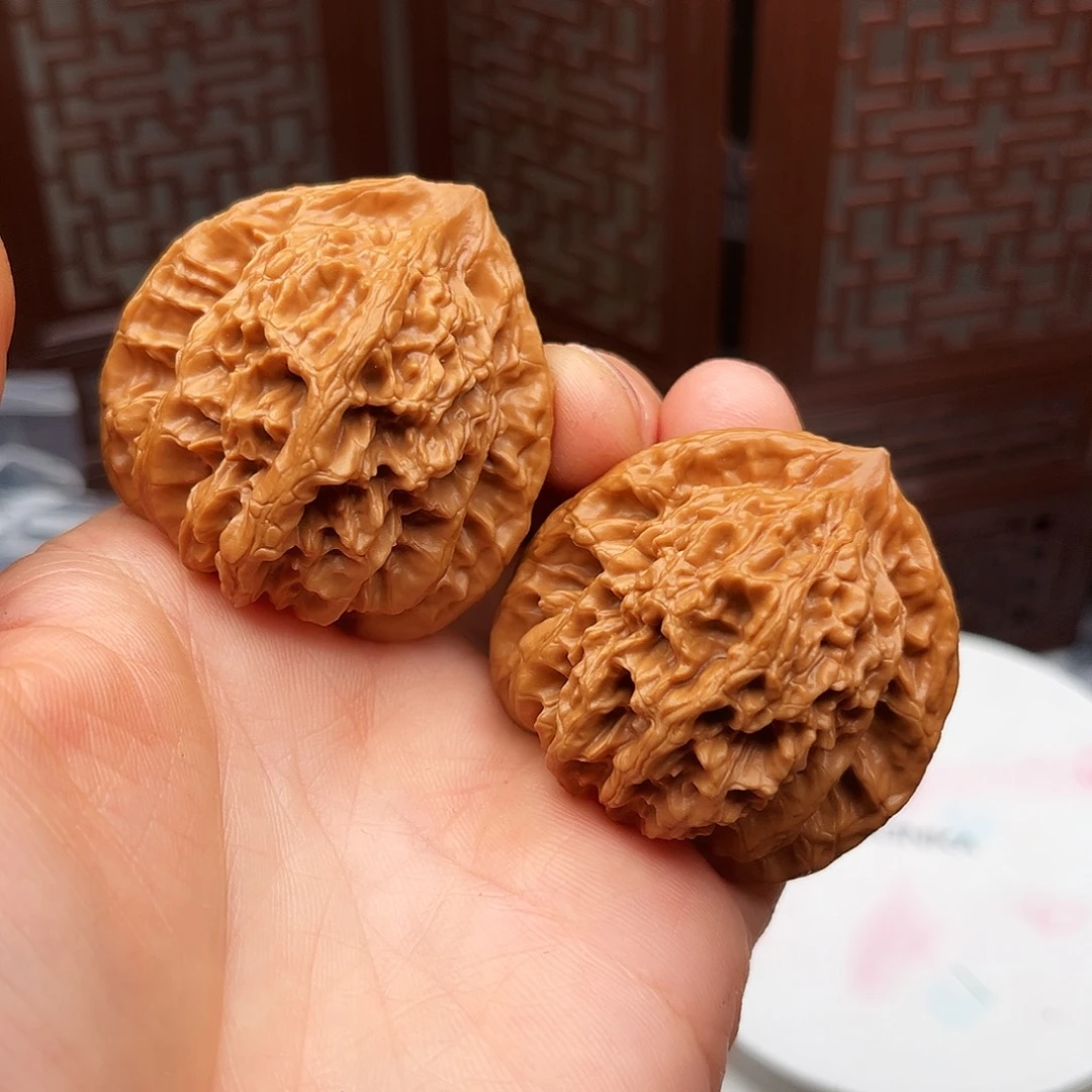 文玩核桃吊坠盘龙虎