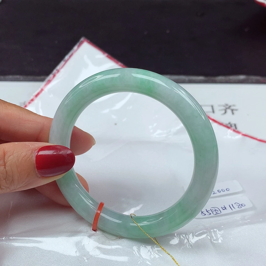 翡翠手镯未镶嵌55圈2000