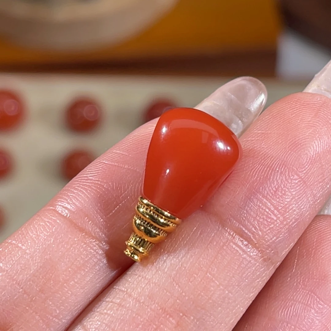 南红玛瑙18K金镶嵌金塔三通对孔10.8mm