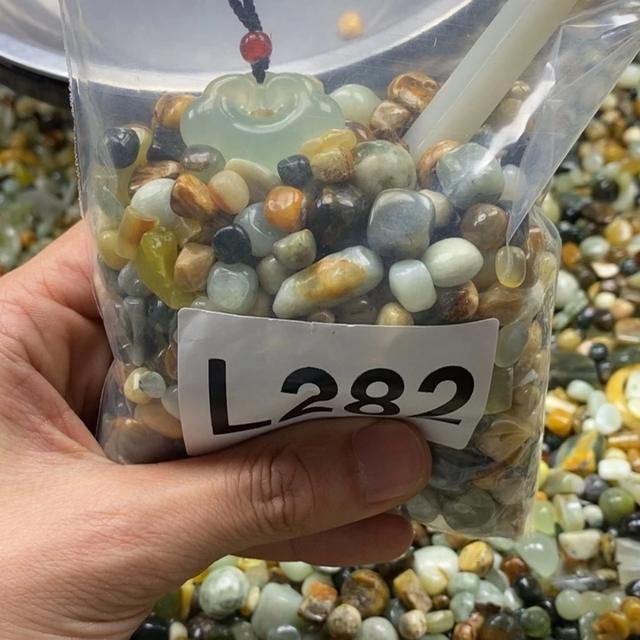 蛇纹石玉鱼缸石未镶嵌