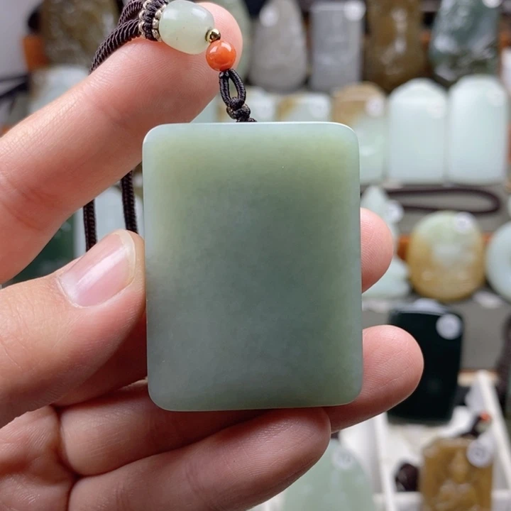 和田玉（糖玉）未镶嵌颈饰