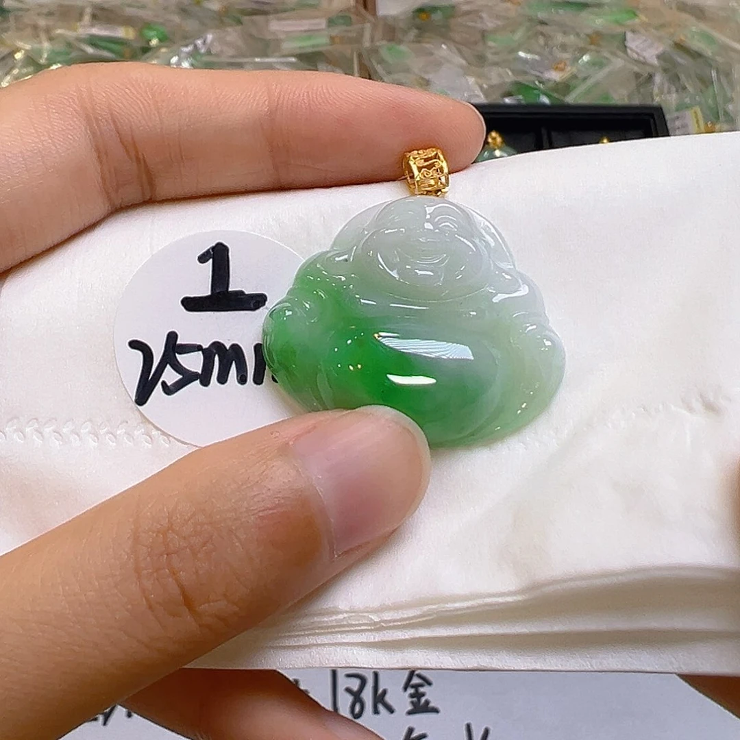 翡翠18K金镶嵌颈饰翡翠