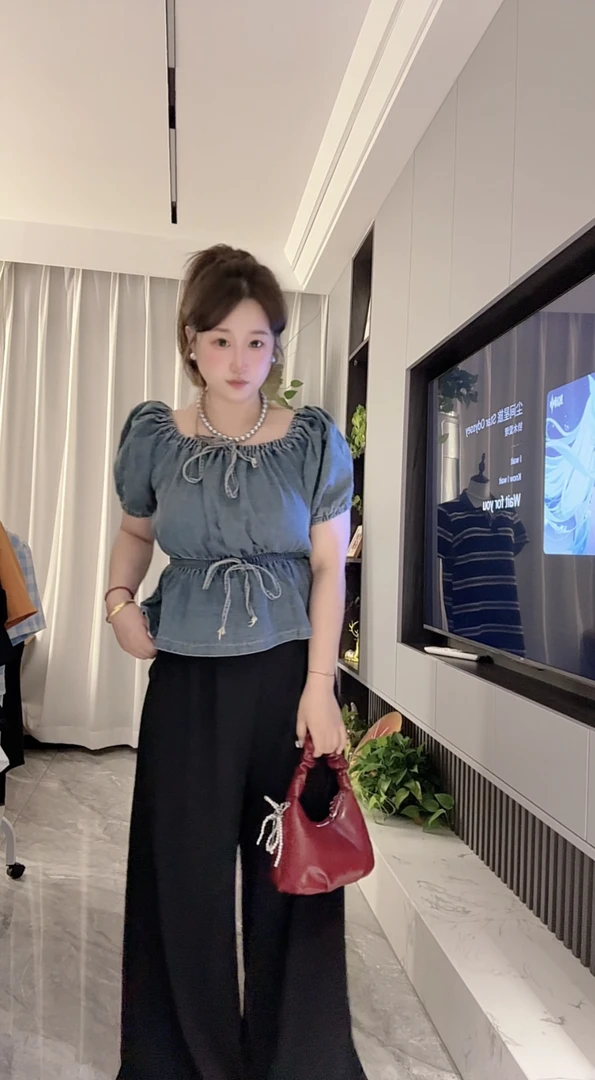 「小吴家」韩系牛仔方领显瘦上衣➕阔腿裤两件套