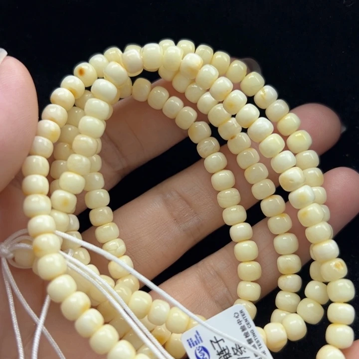 贾****琥珀未镶嵌珠宝奇石