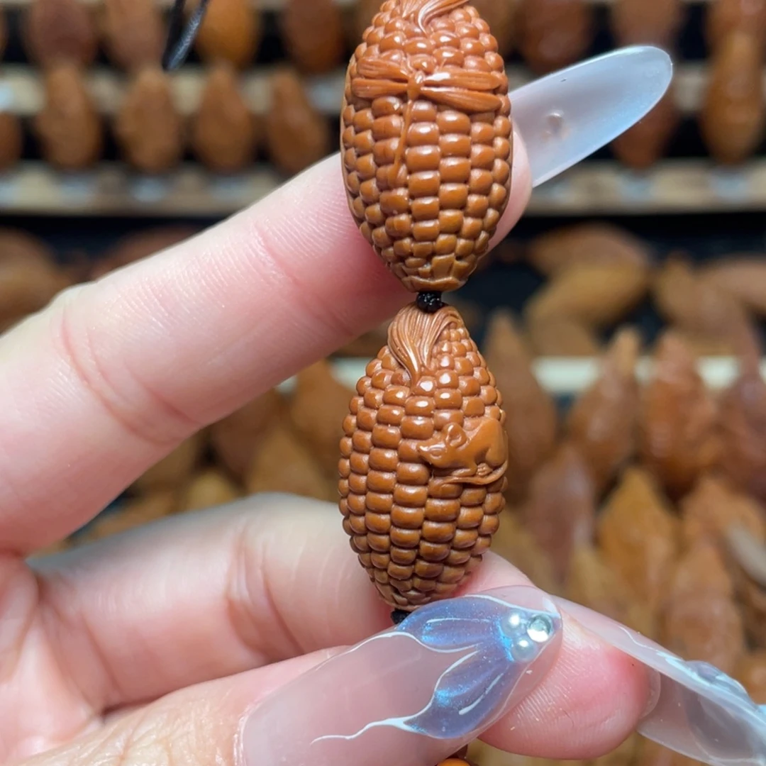 橄榄核把件玉米棒子