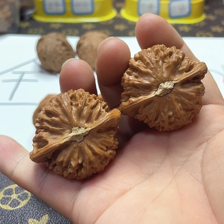 如***水文玩核桃吊坠宫灯