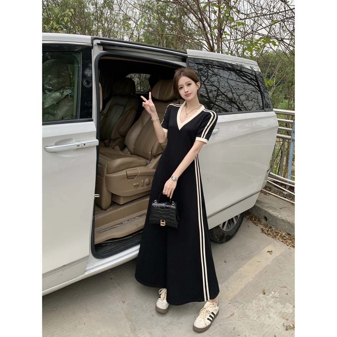 微胖妹妹大码法式高级感V领短袖连衣裙2025夏季漂亮裙子收腰长裙