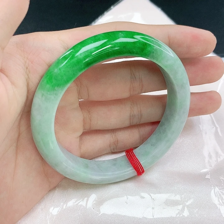 翡翠未镶嵌手镯圈63。0B032
