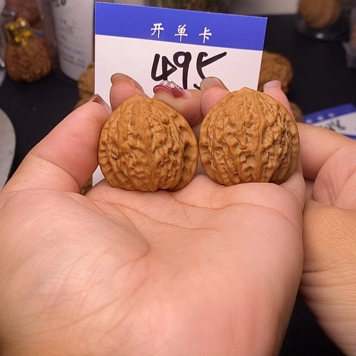 桃核吊坠金牛35无刀痕s