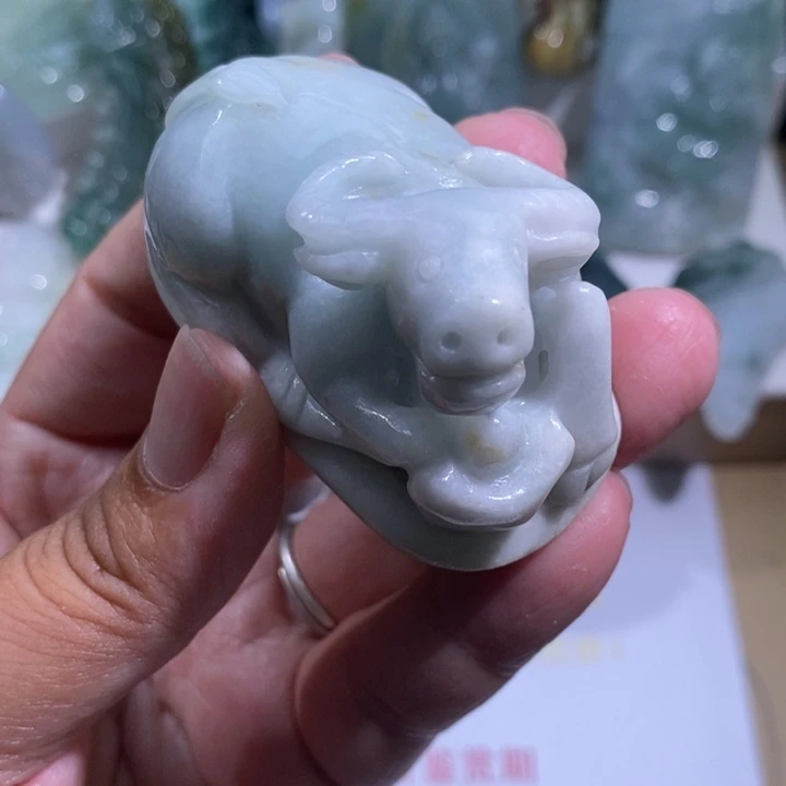 【闪购商品】颈饰未镶嵌翡翠牛
