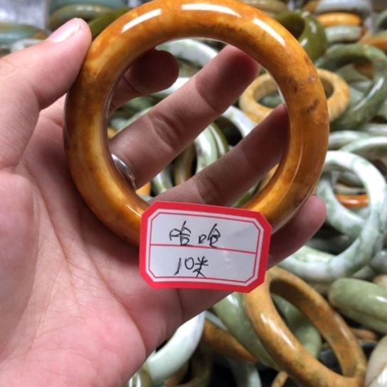 未镶嵌蛇纹石玉手镯哈*?
