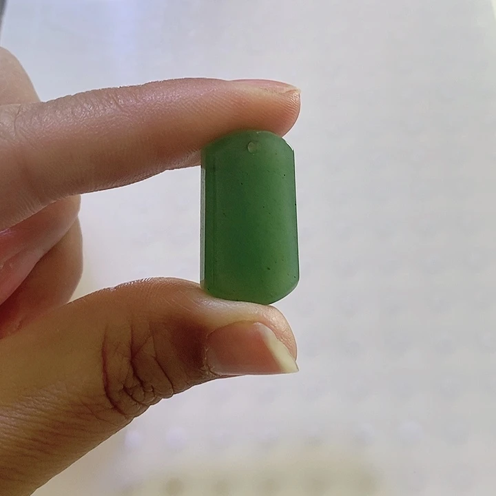 密玉（石英质玉）颈饰未镶嵌