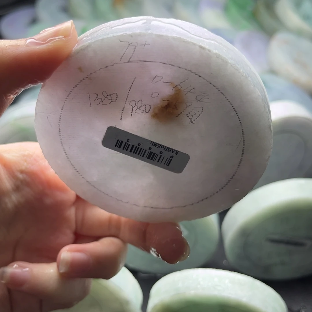 定制翡翠未镶嵌翡翠手镯