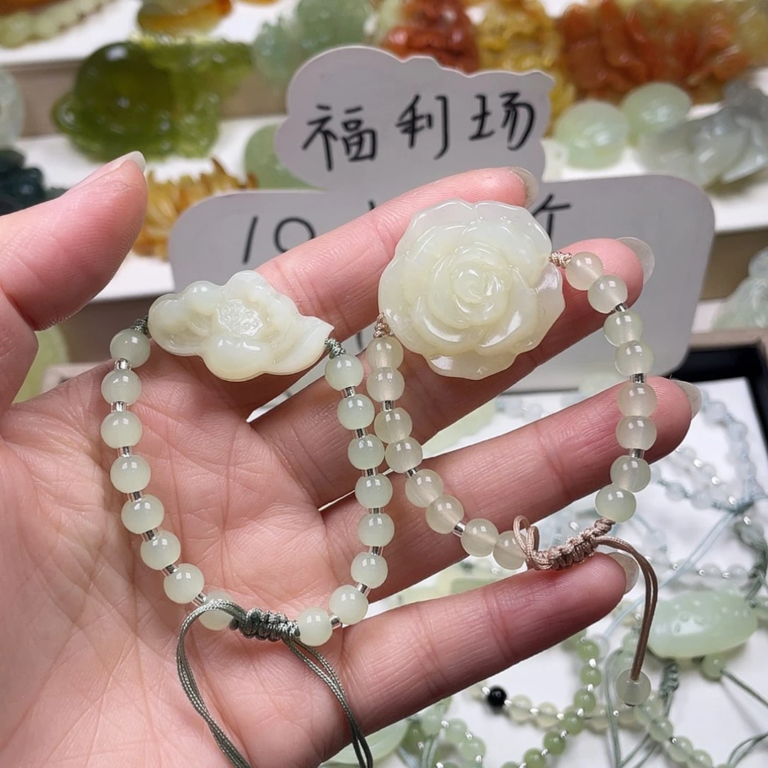 蛇纹石玉未镶嵌颈饰