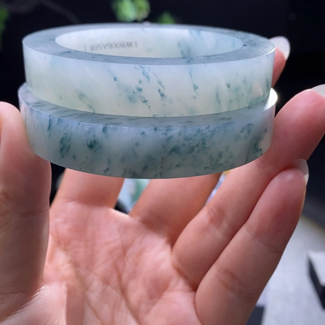 定制翡翠未镶嵌翡翠手镯