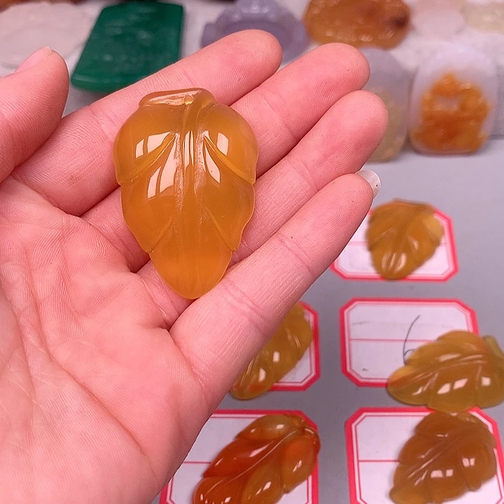 玛瑙/玉髓颈饰未镶嵌拾****石