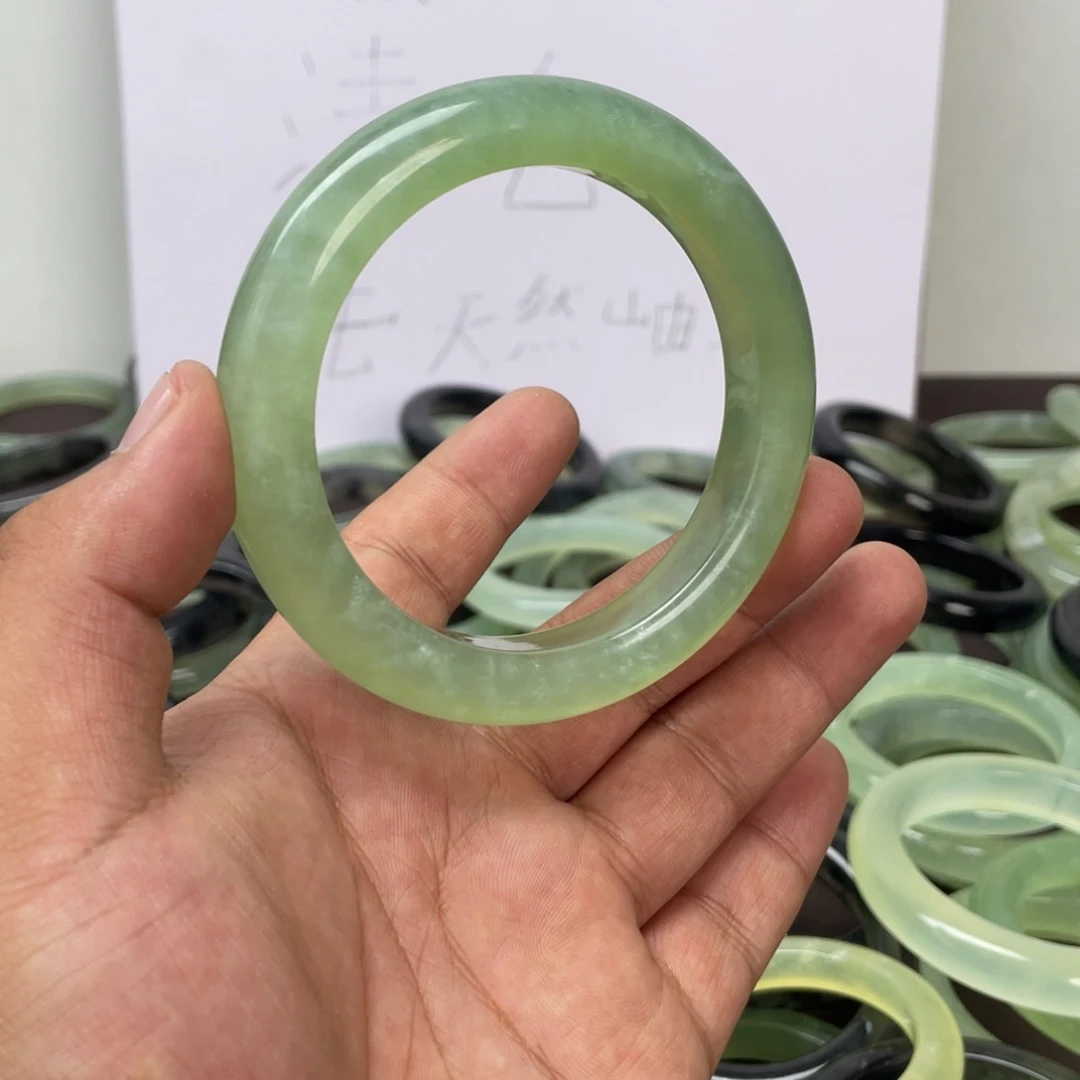 蛇纹石玉未镶嵌手镯4