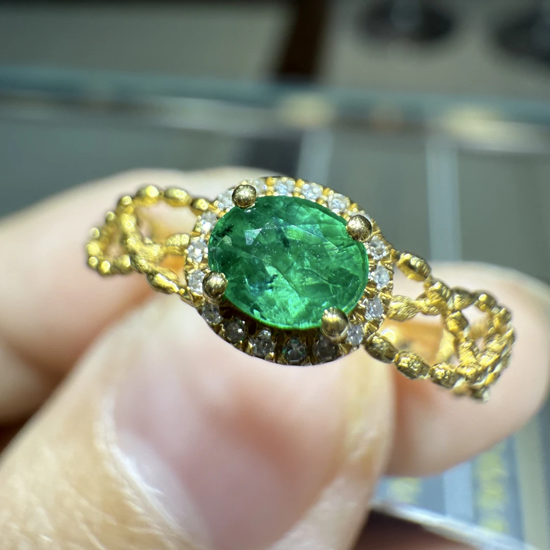 18k金祖母绿链条款戒指约0.45ctA00042