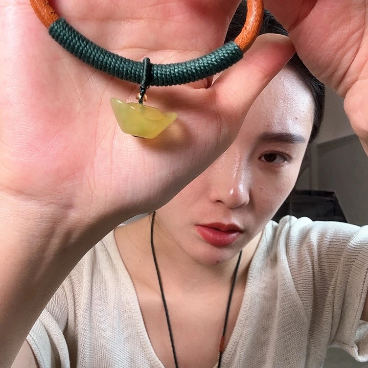 原***使蛇纹石玉未镶嵌颈饰