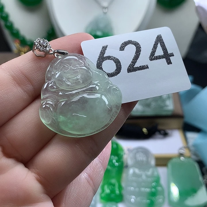 吊坠(赠链)未镶嵌翡翠