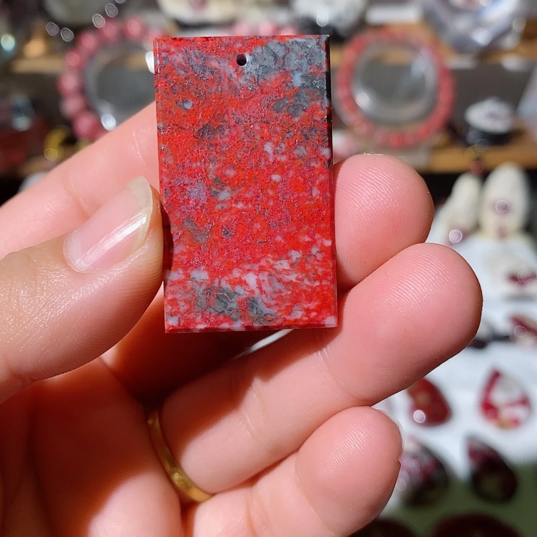 天然辰砂原石无事牌