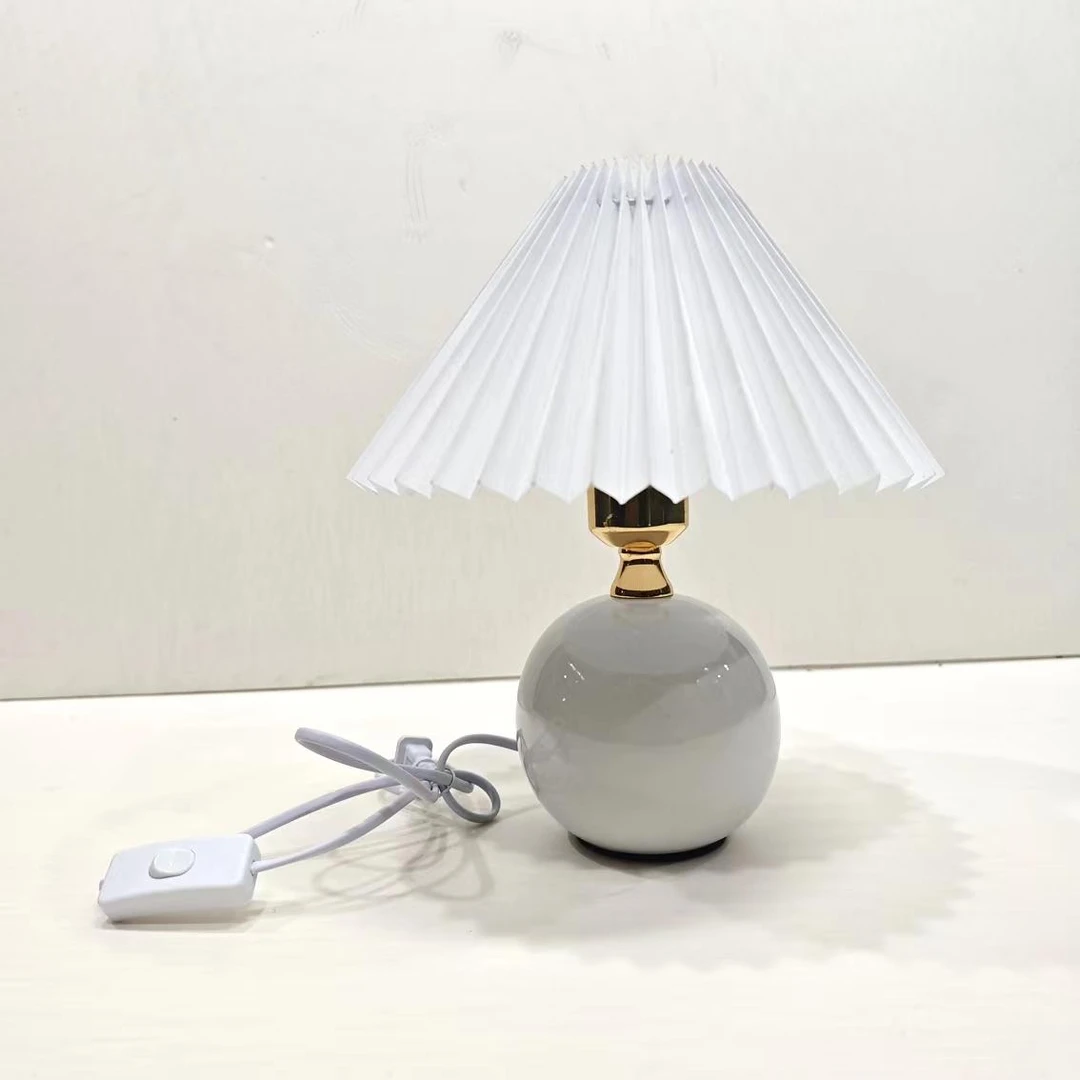 台灯网红北欧ins风少女温馨小夜灯高端百褶卧室床头灯台灯