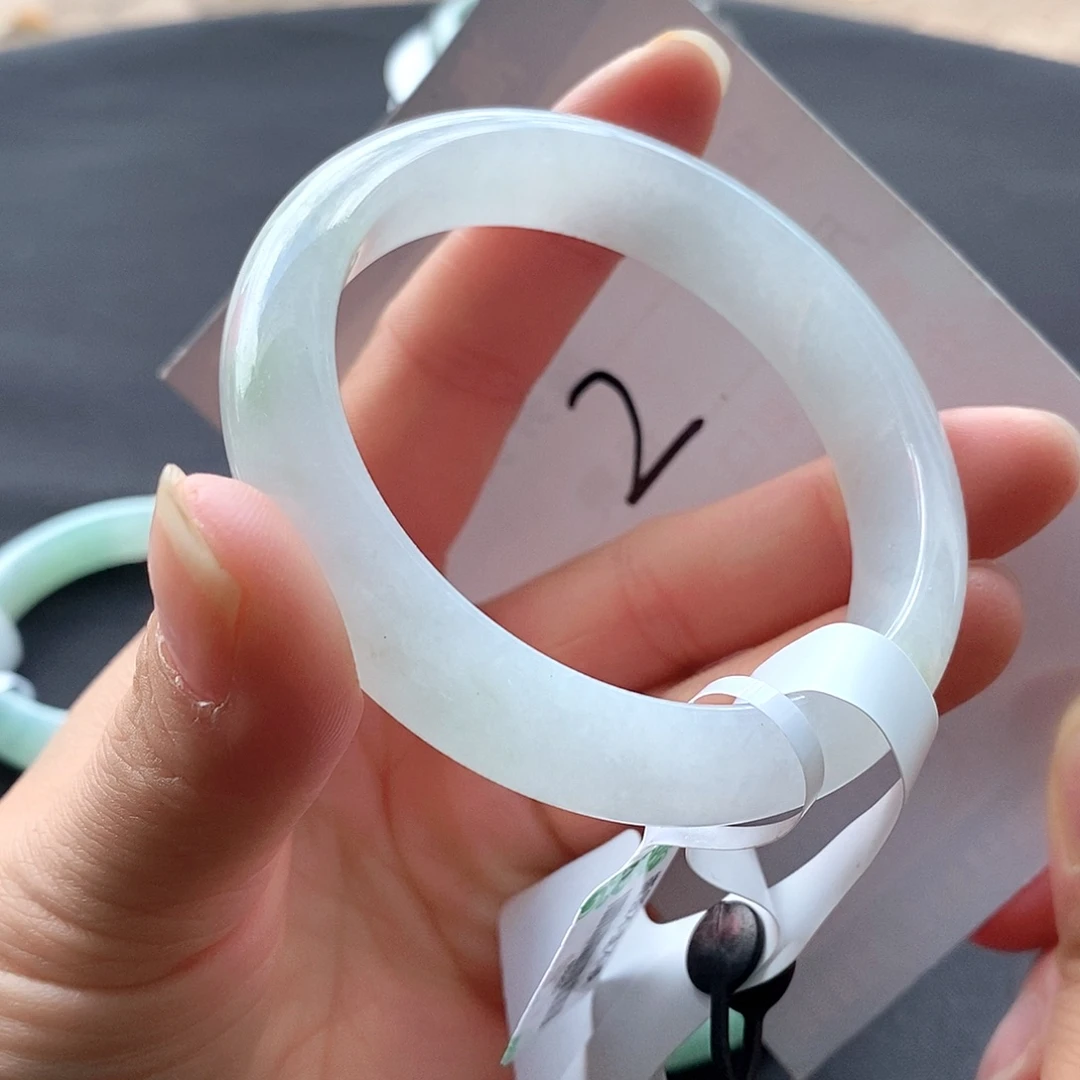 翡翠未镶嵌手镯56.2圈口手镯