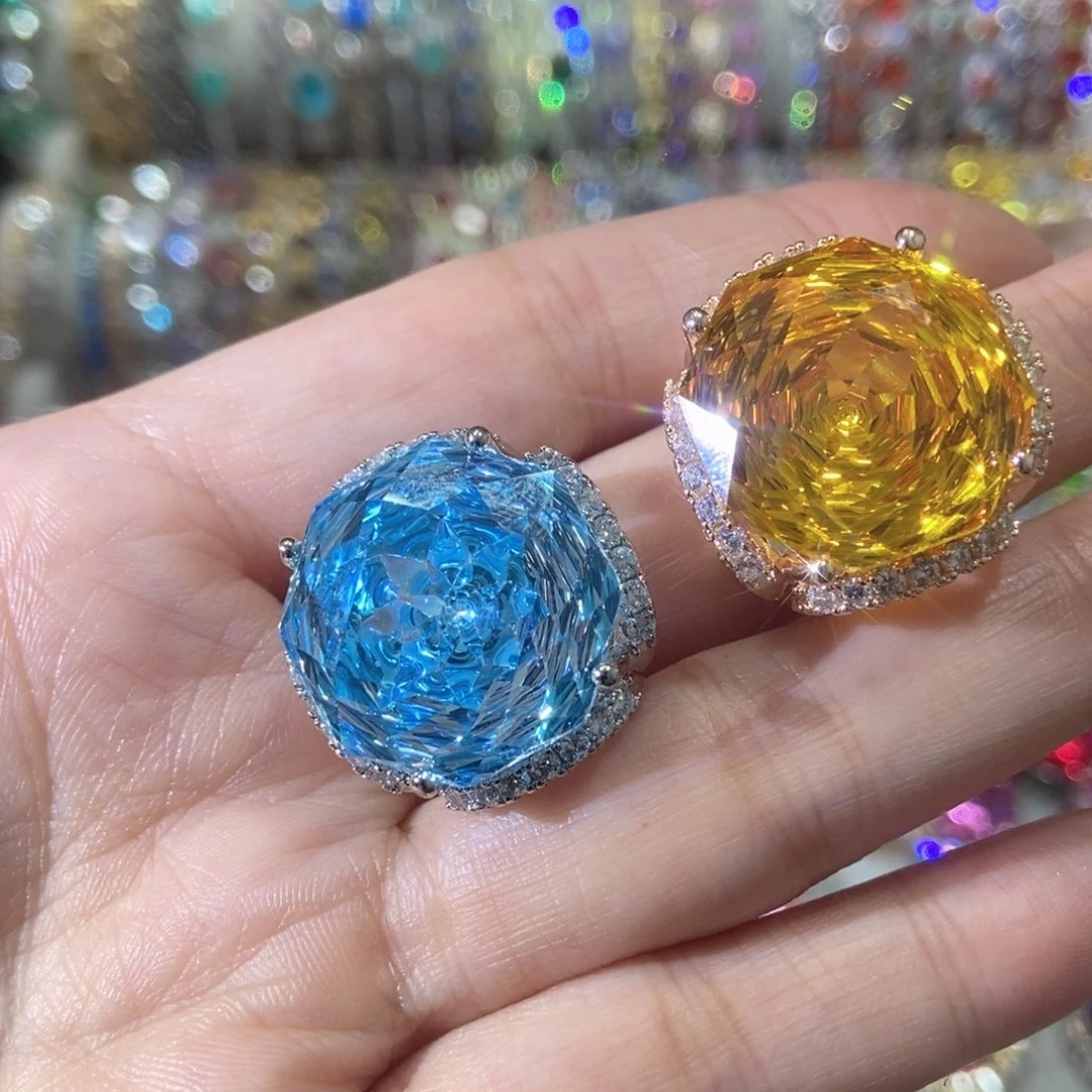 6锆石（处理）简约四抓玫瑰金托吊坠