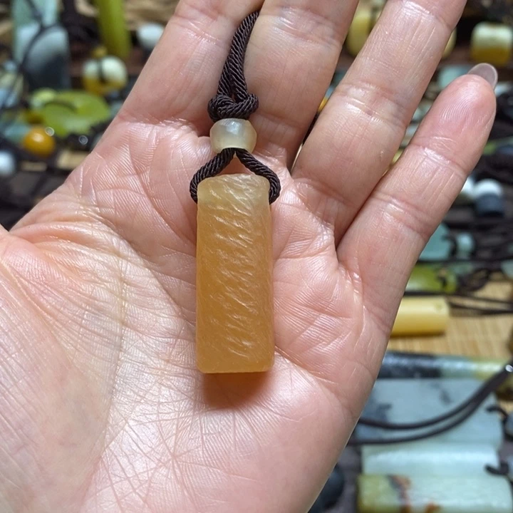 蛇纹石玉未镶嵌挂件
