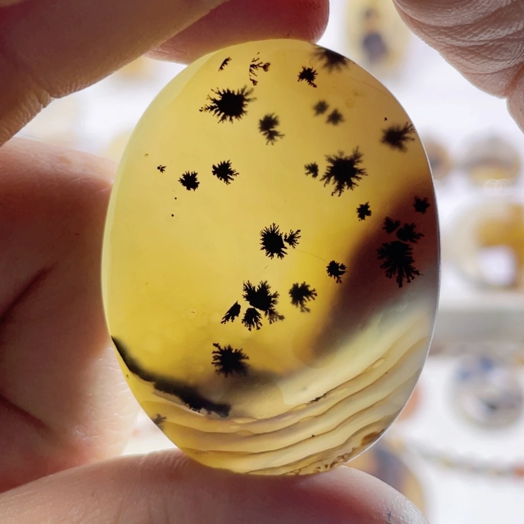 玛瑙/玉髓未镶嵌珠宝奇石