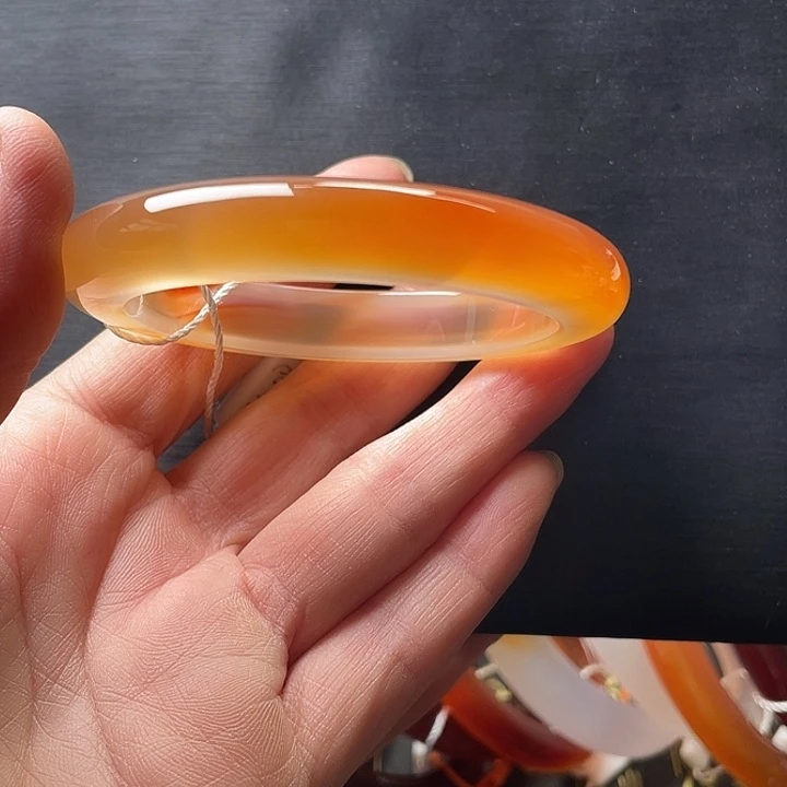 富***安手镯玛瑙/玉髓未镶嵌