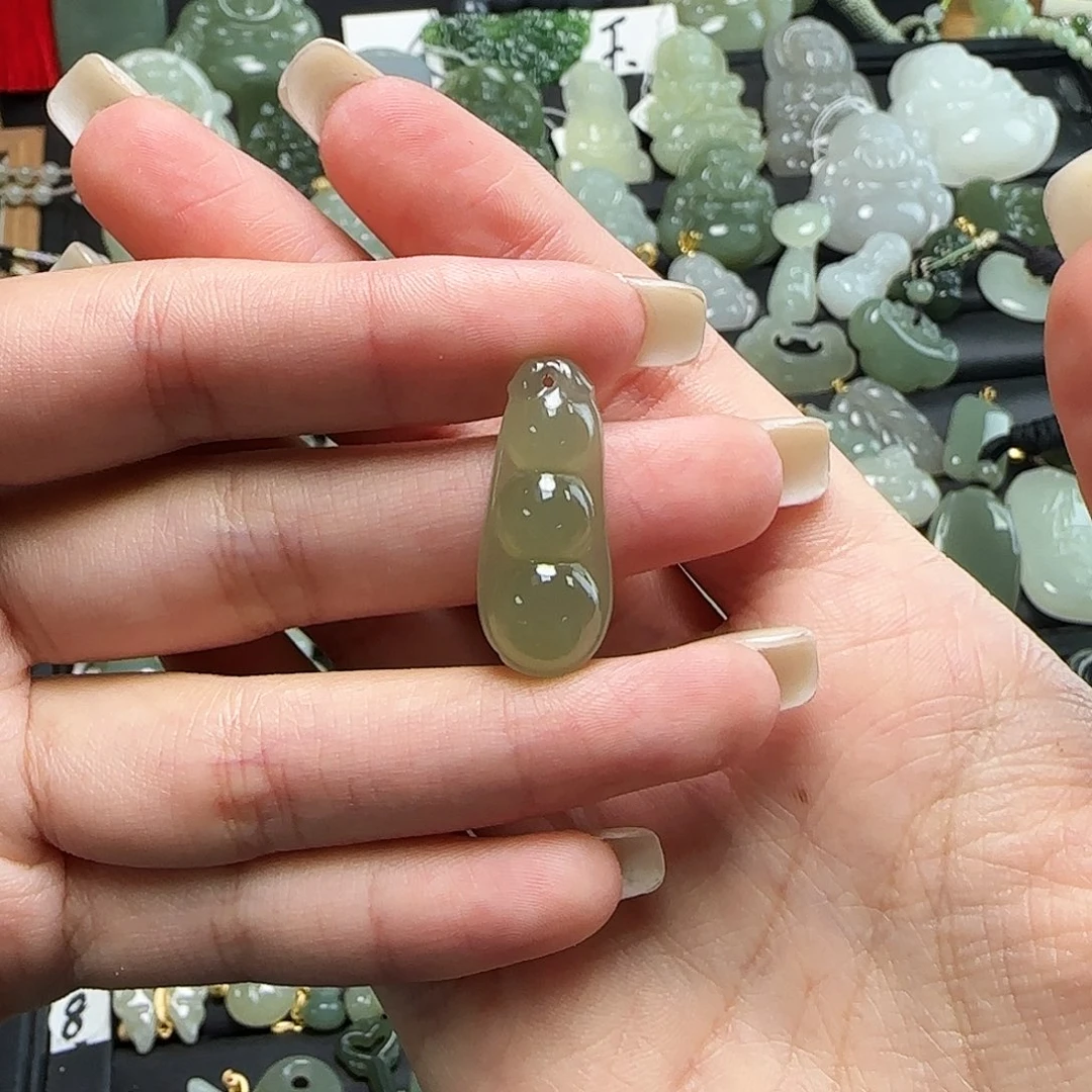 颈饰未镶嵌和田玉