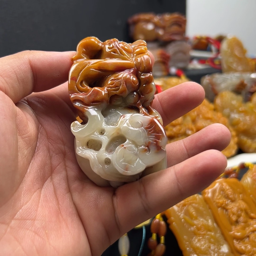 石英质玉（黄龙玉）未镶嵌多选发其一