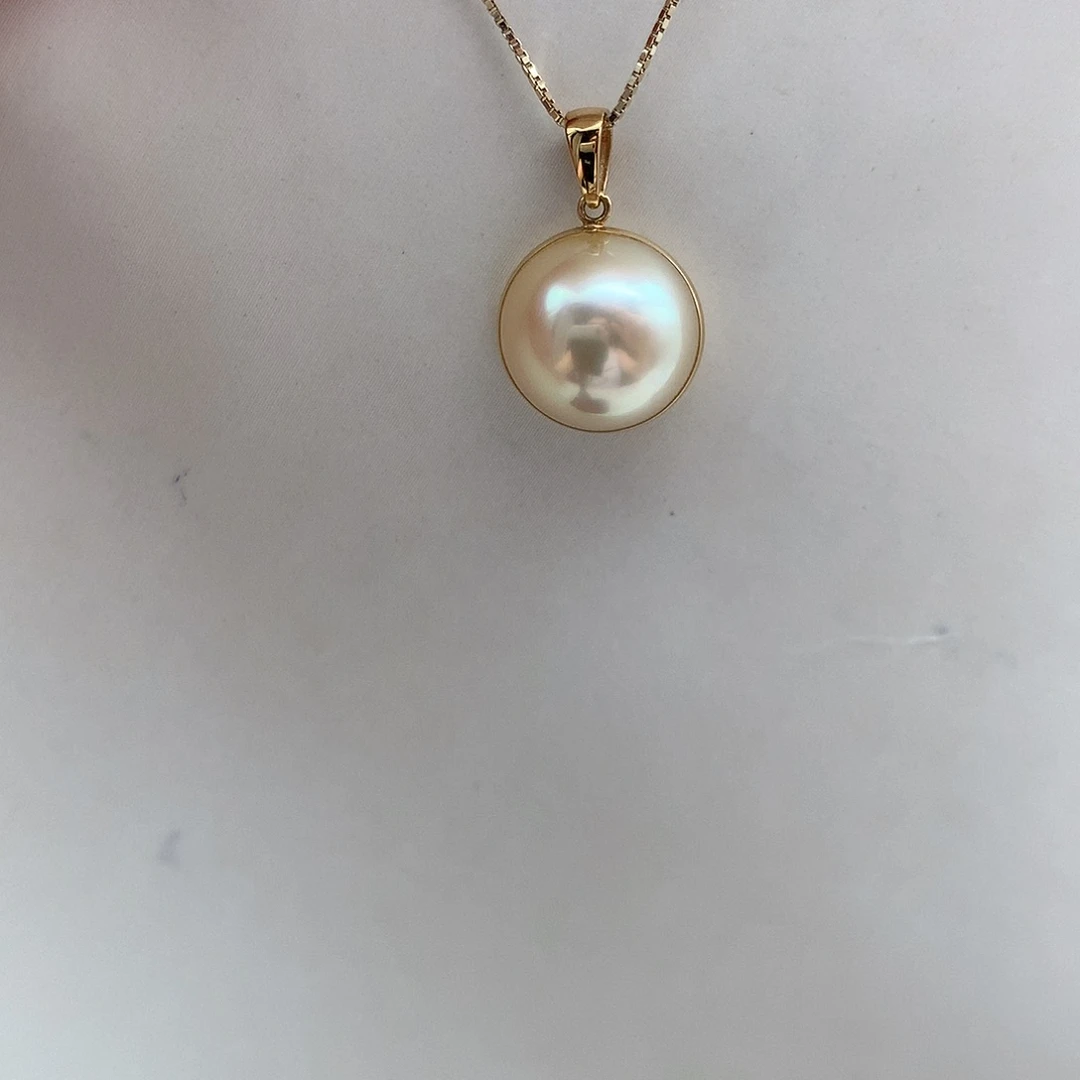 18K金镶嵌拼合珍珠（马贝珠）吊坠(赠链)12mm
